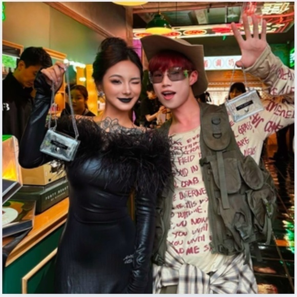 RARE / Collectors Fenty NWT Invisimatte in Clear Fenty Mini Purse - Picture 11 of 11